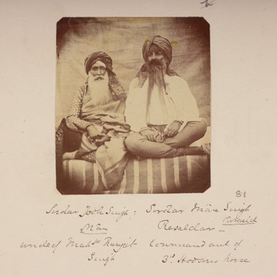 Häuptlinge aus Ranjit Singhs Heimatstadt: sein Onkel, Jodh Singh Mann (links), und Man Singh Vuraich, Gujranwala von Unknown photographer