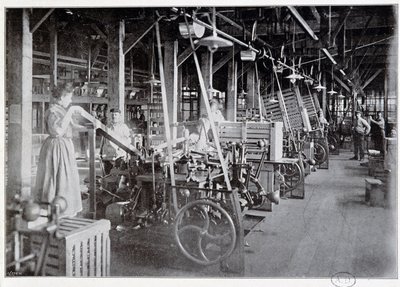 Herstellung von Verpackungen in der Van Houten Schokoladenfabrik - Fotografie, Ende 19. Jahrhundert von Unknown photographer