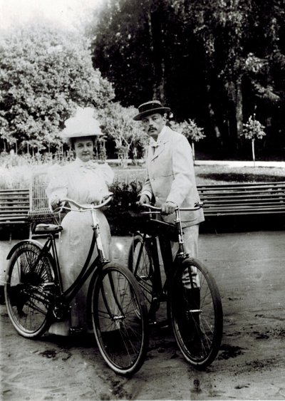 Wladimir Dmitrijewitsch Nabokow und Jelena Iwanowna Rukawischnikowa von Unknown photographer