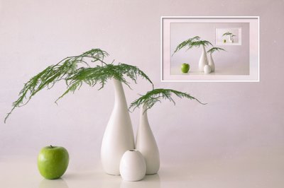 Minimalistisches Stillleben mit grünem Apfel von Wendy Xu