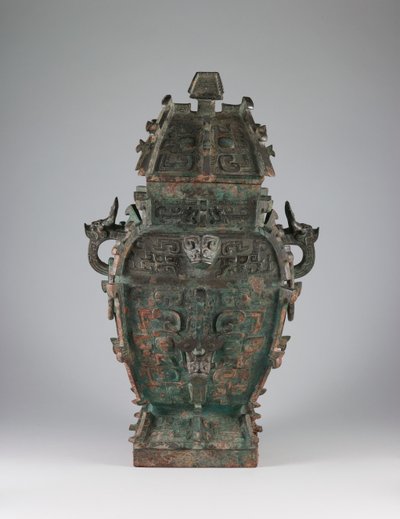 Bedecktes Weingefäß (fang lei) mit zoomorphen Masken und tierköpfigen Griffen, spätes 11. Jahrhundert v. Chr. von Western Zhou Dynasty Chinese School