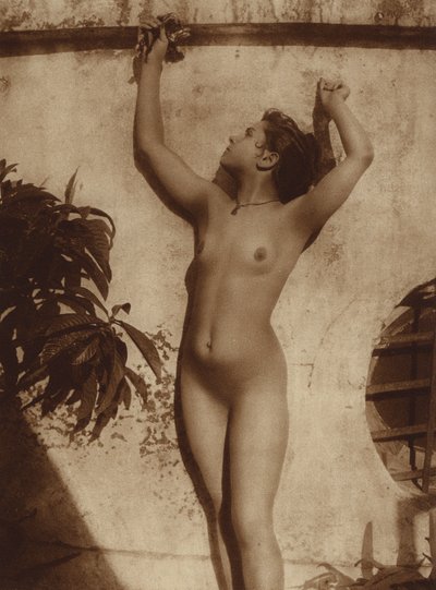 Italienische Frau (aus Sizilien) von Baron Wilhelm von Gloeden