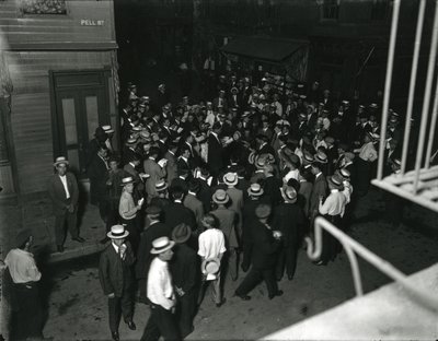 Evangelistenausschuss in der Pell Street, 6. August 1916 von William Davis Hassler