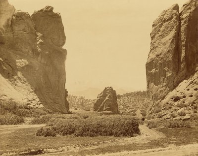 Tor zum Garten der Götter und Pikes Peak von William Henry Jackson