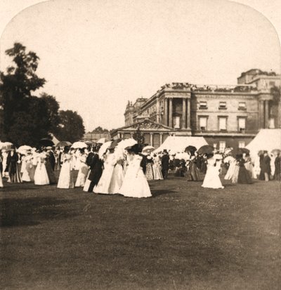 Gartenparty, Buckingham Palace, London, England, 1900 von Works and Sun Sculpture Studios