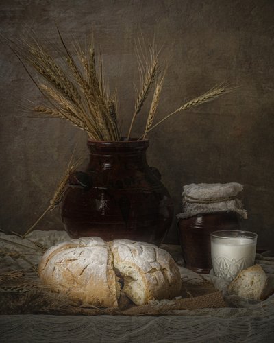 Rustikales Brot und Milch von Yasmin Elsharma