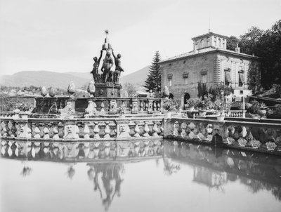 Hauptbrunnen in der Villa Lante in Bagnaia am Stadtrand von Viterbo von Henry Charles Fehr