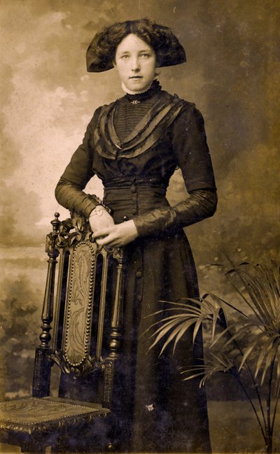 Porträt einer Edwardianischen Frau, Eastbourne ca. 1908 von . .