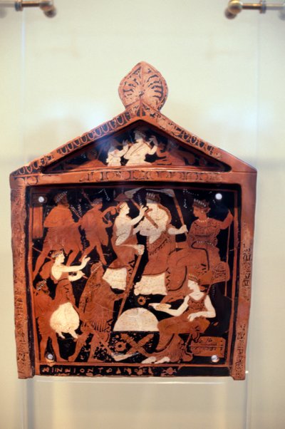 Ninnion-Tafel, Ex-Voto, das Iacchus zeigt, der eine Prozession vor Demeter und Persephone anführt, ca. 370 v. Chr., gefunden im Heiligtum von Eleusis, Griechenland, späte 4. Jahrhundert v. Chr. von Unbekannt Unbekannt