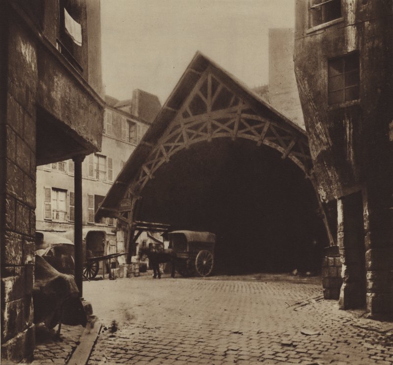 Das Gasthaus zum Goldenen Zirkel, Rue Montorgueil von (after) French Photographer