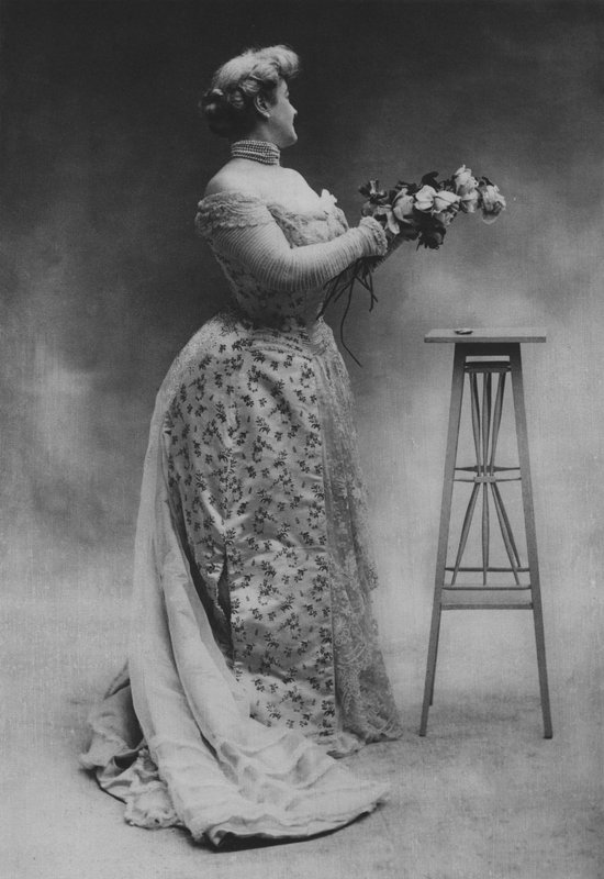 Madame Alibert, Korsettmacherin von (after) French Photographer