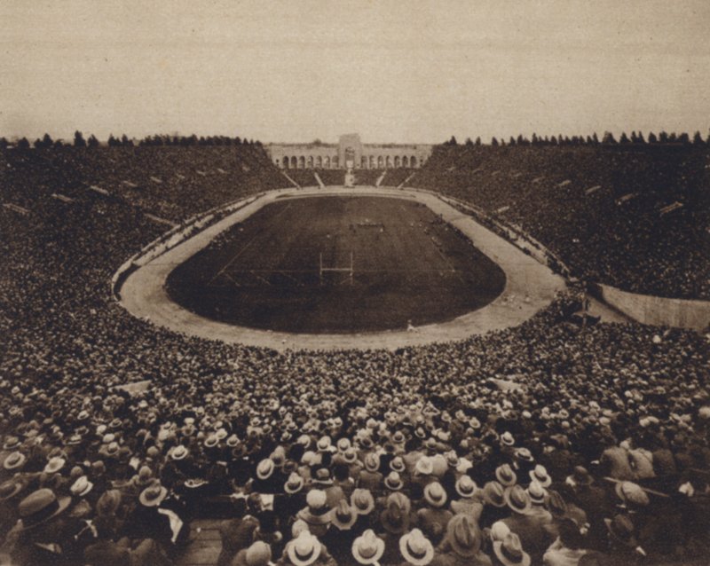 Kalifornien: Los Angeles Coliseum (s/w Foto) von American Photographer (after)
