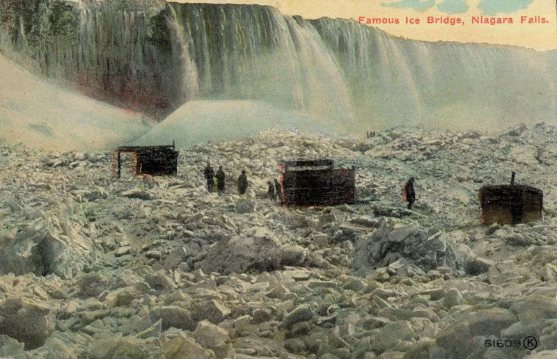 Berühmte Eisbrücke bei den Niagarafällen, New York, USA von American Photographer (after)