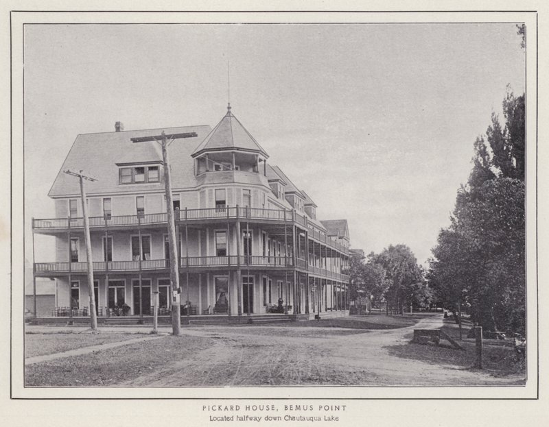 Jamestown, NY: Pickard House, Bemus Point (s/w Foto) von American Photographer (after)