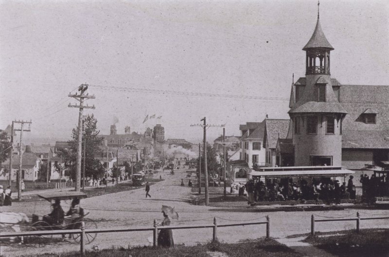 Old Orchard Beach, Maine: Old Orchard mit Blick auf den Strand von American Photographer (after)