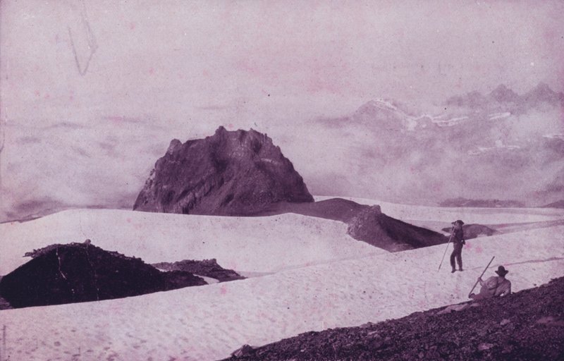 Auf dem Gipfel des Mount Tacoma, Washington von American Photographer (after)