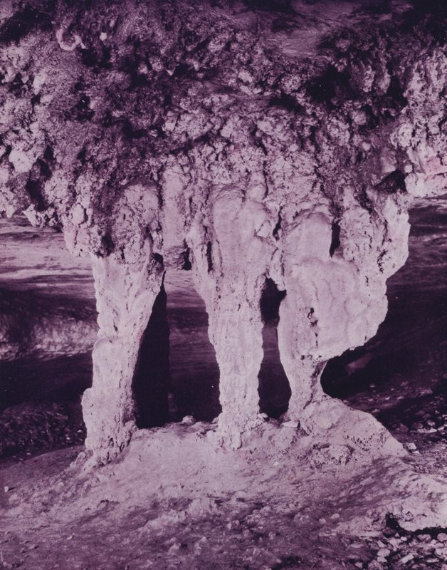 Der Brautaltar, Mammoth Cave (s/w Foto) von American Photographer (after)