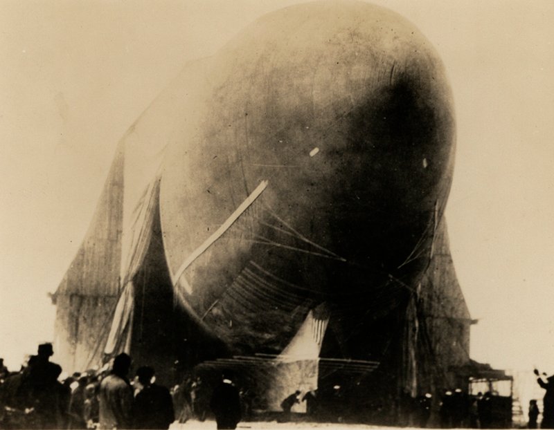 Walter Wellman kehrte im Juni 1907 mit der America nach Spitzbergen zurück von American Photographer (after)