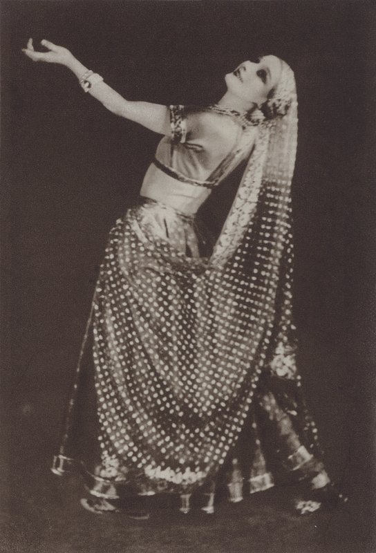 Ann Pavlova als Rhada in "Orientalische Eindrücke" von American Photographer