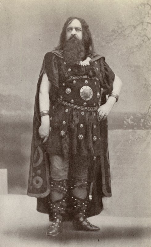 Edouard de Reszke, als Hagen, in "Götterdämmerung" von American Photographer