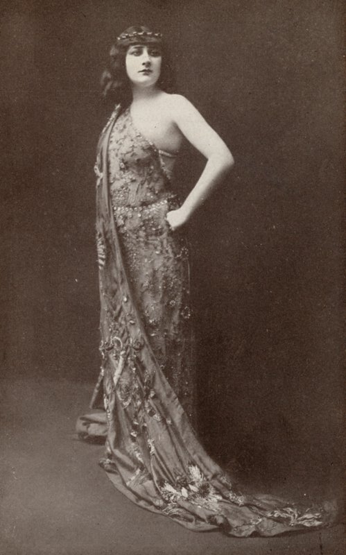 Mary Garden, als "Salome" von American Photographer