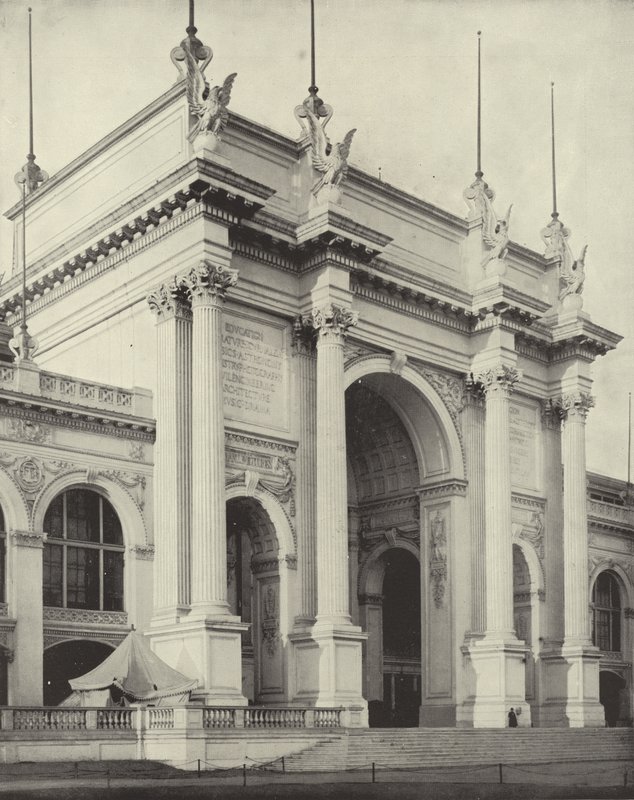 Portal des großen Manufakturgebäudes von American Photographer