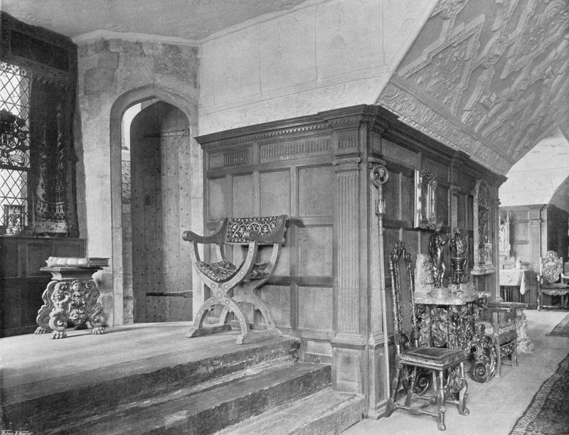 Die Galerie-Bucht und Wendeltreppe von Charles Latham