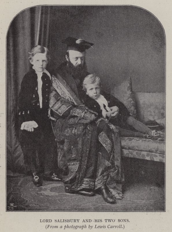 Lord Salisbury und seine zwei Söhne (s/w Foto) von Charles Lutwidge Dodgson