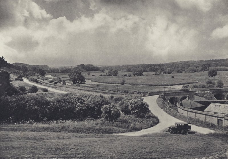 Das Test Valley von Chilbolton Down (s/w Foto) von Edward Alfred Barton