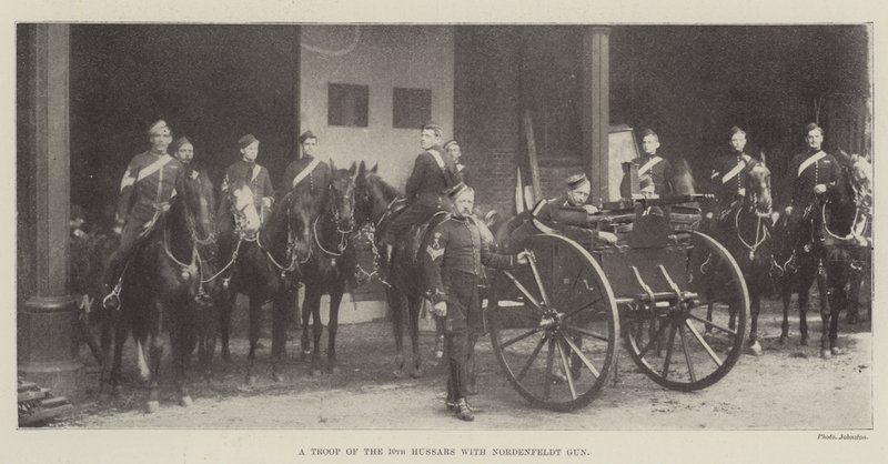 Eine Truppe der 10. Husaren mit Nordenfeldt-Kanone von English Photographer