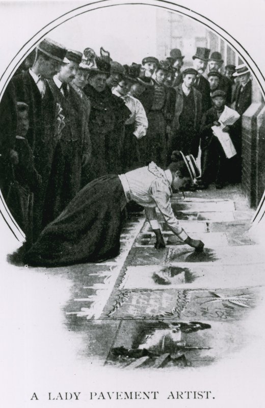 Eine Straßenkünstlerin zur Zeit der Krönung von Edward VII von English Photographer