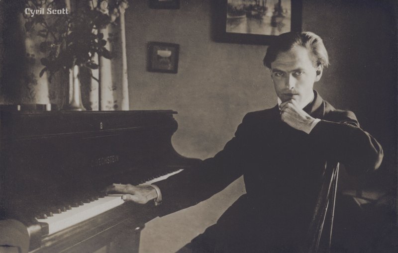 Cyril Scott, englischer Komponist, Schriftsteller und Dichter (s/w Foto) von English Photographer