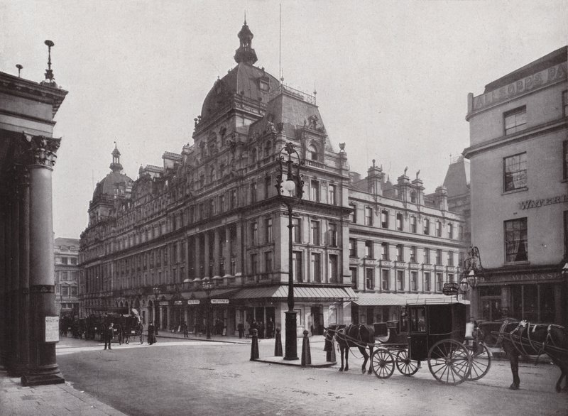 Sein Majestäts Theater und das Carlton Hotel, Haymarket von English Photographer