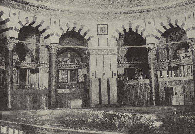 Inneres der Omar-Moschee, stehend über dem Felsen, wo Abraham gedacht wird, geopfert zu haben von English Photographer