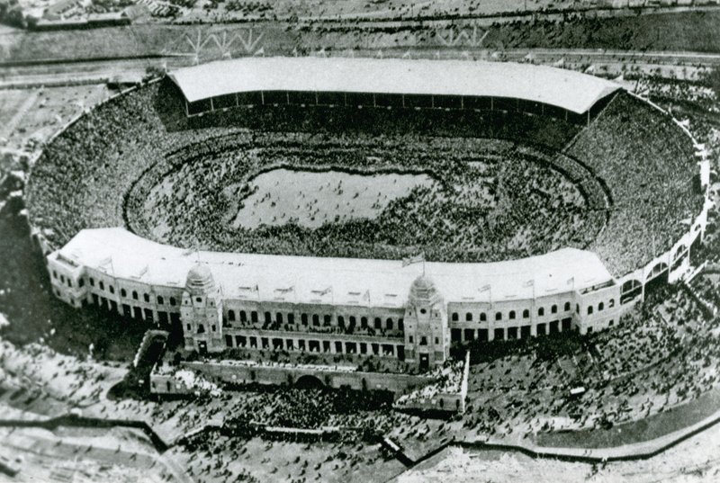 Invasion des Stadions für das erste Wembley-Pokalfinale, 1923 von English Photographer