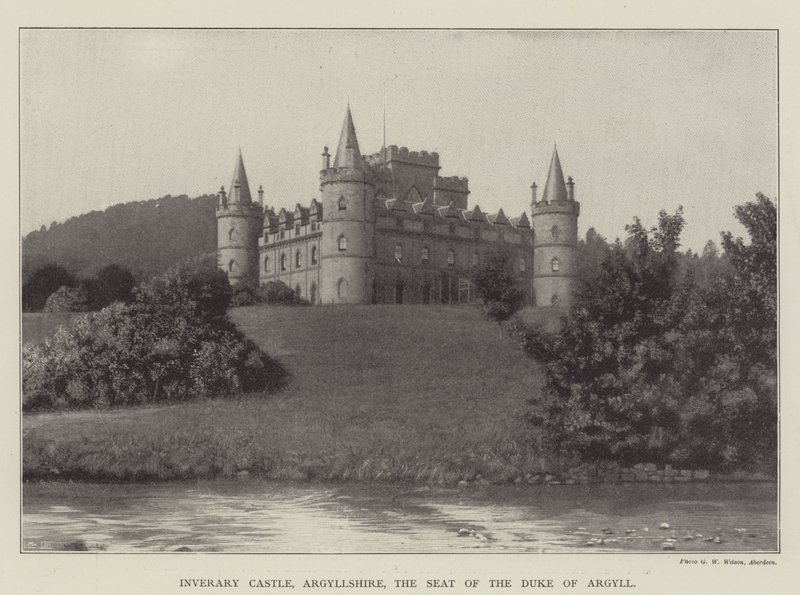 Inverary Castle, Argyllshire, der Sitz des Duke of Argyll von English Photographer