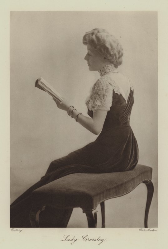 Lady Crossley (s/w Foto) von English Photographer