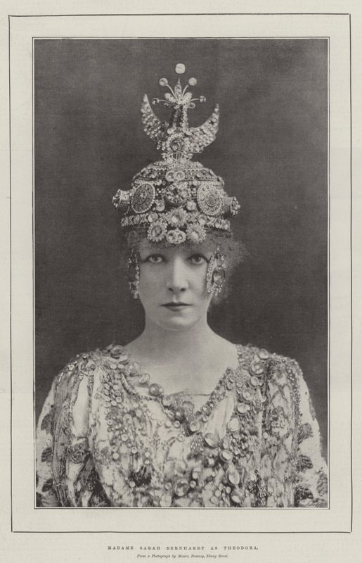 Madame Sarah Bernhardt als Theodora von English Photographer