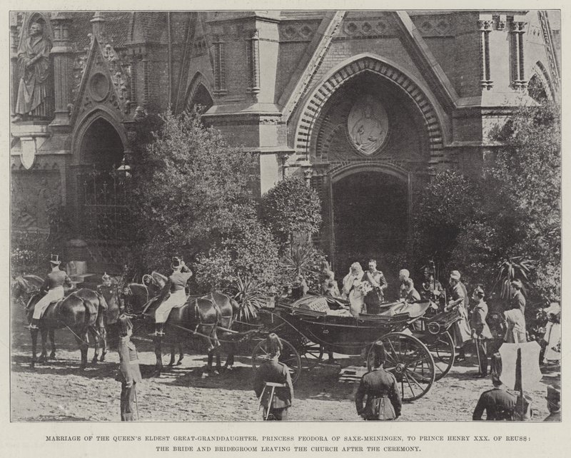 Hochzeit der ältesten Urenkelin der Königin, Prinzessin Feodora von Sachsen-Meiningen, mit Prinz Heinrich XXX von Reuß, das Brautpaar verlässt die Kirche nach der Zeremonie von English Photographer