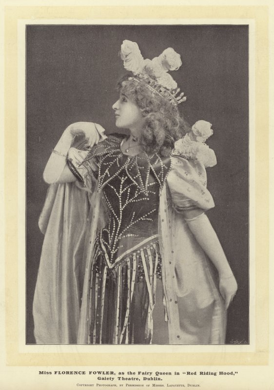 Miss Florence Fowler als die Feenkönigin in Rotkäppchen, Gaiety Theatre, Dublin von English Photographer