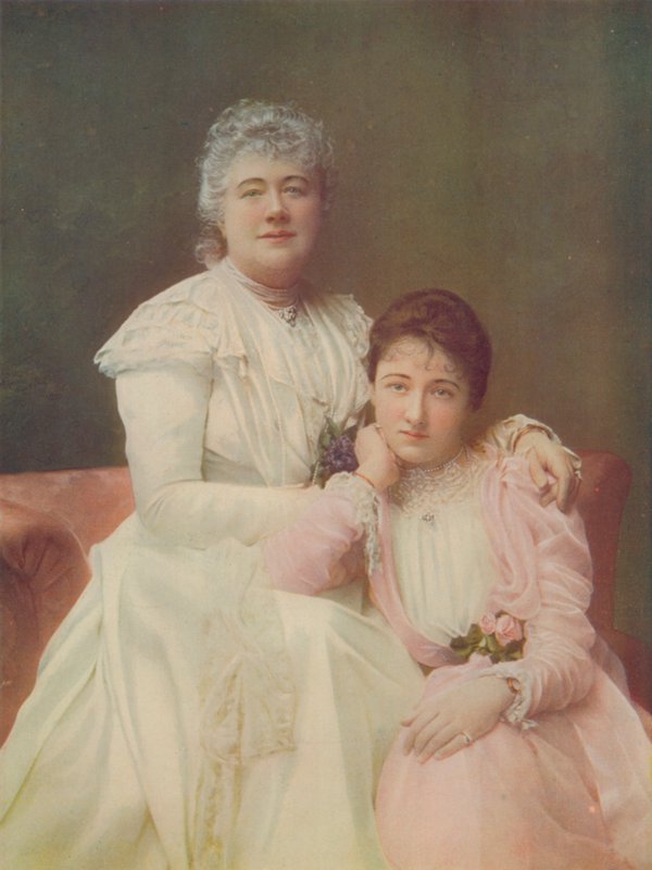 Mrs. Lewis und Miss Mabel Terry-Lewis von English Photographer