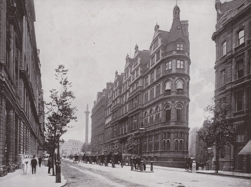 Northumberland Avenue, mit dem Constitutional Club von English Photographer