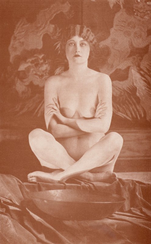Nudistische Kunst: Buddha von English Photographer