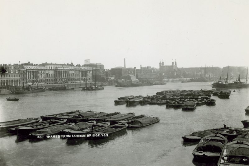 Postkarte mit Blick auf die Themse von der London Bridge von English Photographer