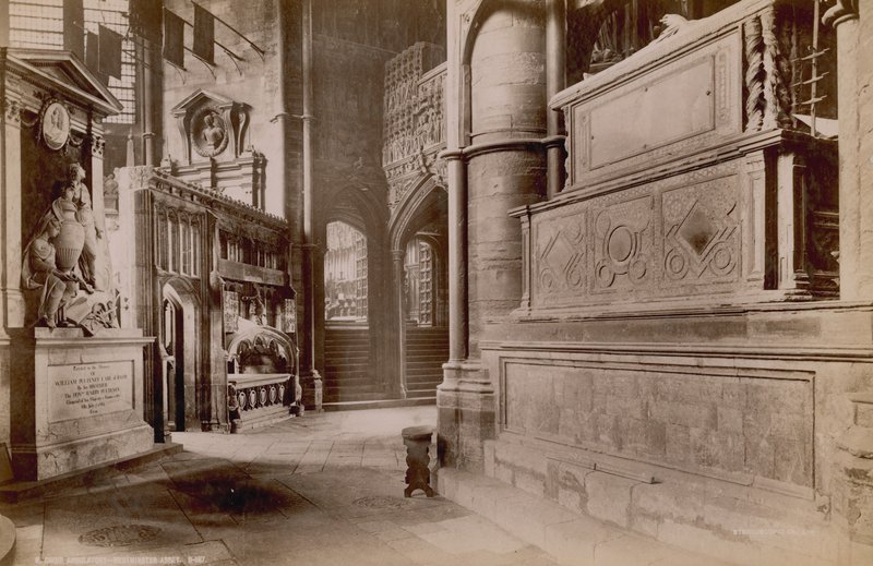 Postkarte mit einem Bild des Chorumgangs in der Westminster Abbey von English Photographer