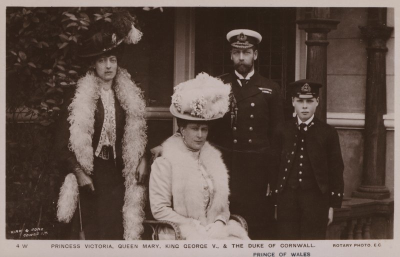 Prinzessin Victoria, Königin Mary, König George V, Der Herzog von Cornwall (s/w Foto) von English Photographer