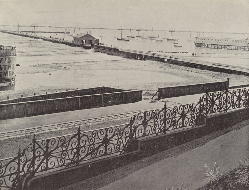 St Kilda Esplanade und Pier, Victoria von English Photographer