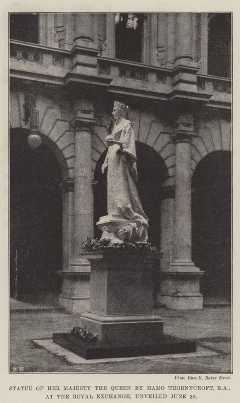 Statue Ihrer Majestät der Königin von Hamo Thornycroft, RA, an der Royal Exchange, enthüllt am 20. Juni von English Photographer