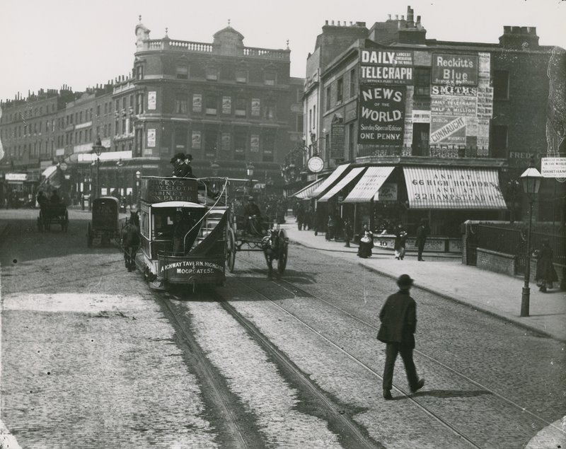 The Angel, Islington, London von English Photographer