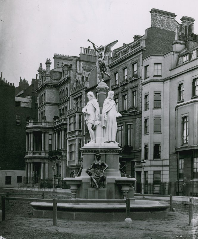 Der Brown-Brunnen, Park Lane, London von English Photographer